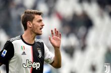 "Vulverxempton" "Yuventus" futbolchisiga 33 million evro taklif qildi
