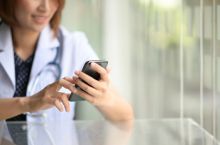 Koronavirus Info. Nima uchun tibbiyot muassasalarida telefon vositalari olib qo'yilmoqda?