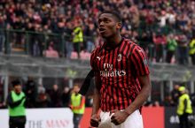 “Milan” hujumchisi Leau Portugaliyadagi shifoxonaga 24 mingta tibbiy niqob xayriya qildi