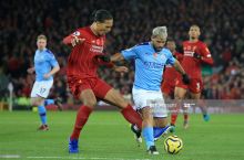 "Menga 50, unga 2 qadam etadi" - Aguero Van Deyk haqida