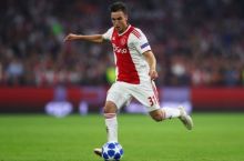 "Ayaks" futbolchisi "Barselona"ga o'tishni istamoqda