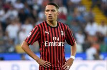 "Manchester Siti" "Milan" yarim himoyachisi Bennaserni sotib olishi mumkin