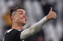 Роналду илк миллиардер футболчига айланди