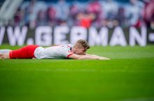 Bundesliga. “Leypcig” biri kishi kam bo'lib durang o'ynadi, “Ayntraxt” uyda yutqazdi va yana bir bahs ham tugadi