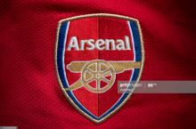 Internetda "Arsenal"ning tay-day uslubidagi liboslari rasmi paydo bo'ldi
