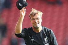 Yurgen Klopp 30 yil kutilgan chempionlikni kimlarga bag'ishladi?
