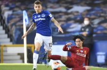 "Manchester Siti" va "CHelsi" "Everton" himoyachisi uchun kurashadi
