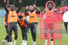 MYU futbolchilari "CHelsi"ga qarshi o'yindan oldin yangi liboslarda mashg'ulot o'tkazdi