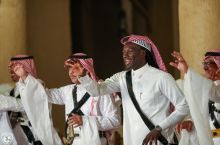 Bafetimbi Gomis "Al Hilol" bilan shartnomasini uzaytirdi