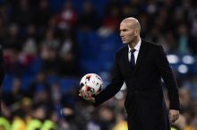 “Real” yaqin orada futbolchi sotib oladimi? Zidan javob berdi