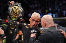 Olamsport: UFC'да Хабибдан сўнг янги чемпион, Аҳмадалиевнинг вазнидаги жангда нокаут ва бошқа хабарлар