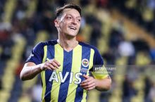 Ozil Angliyada Janubiy Osiyolik futbolchilar uchun rivojlanish markazini bunyod etmoqchi