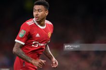 Lingard yozda erkin agent bo'ladi. Unga "Barselona" va "Milan" qiziqmoqda