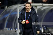 Overmars “Ayaks”dagi ayol xodimlarga shilqimlik qilgani uchun klubni tark etdi