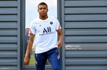 Mbappe yana PSJ taklifini rad etdi. "Real"da u kamroq maosh oladi