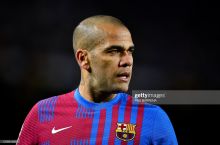 "Barselona" Dani Alves bilan shartnomani uzaytirishga qaror qildi