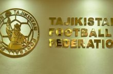 TFF Tojikiston oliy ligasining barcha jamoalariga ekipirovkalar sovg'a qildi