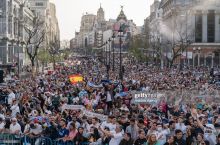 "Real"ning La Ligadagi titulini Madriddagi maydonda 250 ming muxlis nishonladi. Olomon "Siti"ga qarshi o'yin oldidan "ha, biz qila olamiz" deb hayqirdi