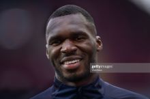 "Vulverxempton" Benteke bilan shartnoma imzolashi mumkin