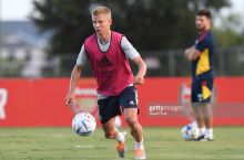 “Ufa” Zinchenko uchun “Arsenal”dan qancha undirmoqchiligi malum