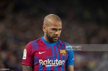 Alves "Barselona" rahbariyatini tanqid qildi