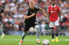 Zinchenko "Arsenal"ning eng ko'p maosh oluvchi 3 nafar futbolchisi qatoriga kirdi