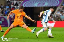 Niderlandiya xavbeki de Ron Messi haqida: "Men dahshatga aylangan orzuga qarshi o'ynadim"