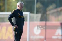 Mourinyu Portugaliyani boshqarishi mumkin. Murabbiyga terma jamoa va "Roma"dagi ishini birlashtirish taklif qilindi