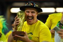 JCH tarixida qatorasiga ikkita chempionlikni qo'lga kiritish ikki terma jamoaga nasib etgan