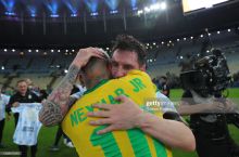 Neymar Messini chempionlik bilan tabrikladi