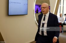 "Manchester Yunayted" egalaridan biri Qatarda klubni sotish bo'yicha muzokaralar olib bordi