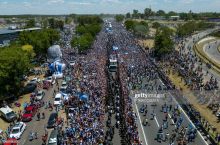 ⭐️ Argentina TJ azolari joy olgan kortejni kuzatish uchun Buenos-Ayresda 4 mln.ga yaqin muxlis yig'ildi. Tiqilinch yuzaga kelgani tufayli futbolchilarni olib ketish uchun vertolyot chaqirildi