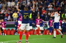 Mbappe JCH-2022'dagi mukofot pullarini xayriya qiladi. Bundan tashqari, u uysiz qolgan va kam taminlanganlarga yordam berib kelishi malum bo'ldi