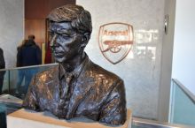 "Arsenal" "Emireyts"ga Venger haykalini o'rnatishga tayyor