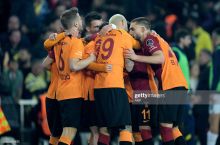 Turkiya Superligasi. Gigantlar jangida "Galatasaroy" "Fenerbaxche"ni yirik hisobda engdi
