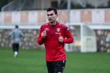 Ashurmatov “Rubin”dagi ilk intervyusida: “Kuchli tomonlarimga murabbiy va muxlislar baho berishadi”