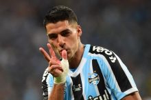 Suares “Gremio”dagi debyutidayoq 34 daqiqa ichida uchta gol urdi. U oxirgi xet-trigini 2018 yil “Real” bilan o'yinda qayd etgan