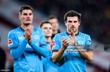 Bundesliga. "Bayer" "SHtutgart" bilan durang o'ynadi. Klub top-5 chempionatlarda mag'lub bo'lmagan yagona jamoa bo'lib turibdi