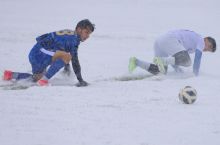 "Olimpik" va "Mashal" bugungi sovuq va qorli ob-havoda bir soat futbol o'ynashdi