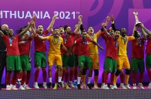 Futzal. JCH-2021. Muxlisga aylangan Messi va Neymar, shogirdiga medalini tuhfa qilgan murabbiy, Eronga 8 ta gol urgan O'zbekiston hamda uning raqami ruchka bilan yozilgan libosda va omad tumori bilan maydonga tushgan raqiblari haqida hikoya qilamiz