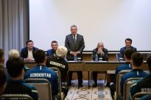 Jahon chempionati oldidan O'FA prezidenti Abdusalom Azizov O'zbekiston futzal milliy terma jamoasi bilan uchrashdi