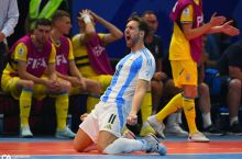 Argentina mundialda Ukrainani ayamay "savalagan" o'yindan GALEREYA