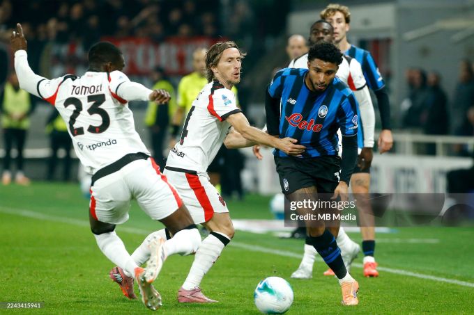 А Серия. "Милан"да дуранг, "Наполи"да эса ғалаба