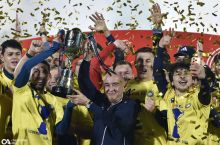 Андижон ҳокими, Ортиқхўжаев ва Аҳмедов. "Пахтакор"га кубок топширилган тақдирлаш маросимидан ГАЛЕРЕЯ