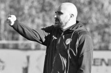 Сербия чемпионатида мураббий ўйин пайтида вафот этди