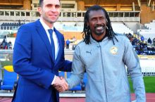 1995 йилги Нигерия билан ўйинлар, Кападзенинг дебюти, Наманганда меҳмон Уганда — Африка вакиллари билан ўйинларни эслаймиз