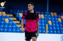 Ўзбекистонлик ярим ҳимоячи Камбоджа терма жамоаси шарафини ҳимоя қилади