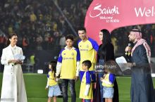 Роналду ва Жоржина Родригес Мадейра оролида тўй қилади