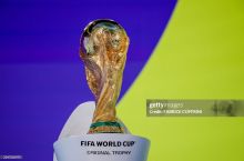 Испания ва Аргентина Жаҳон чемпионатида ўз гуруҳларида ғалаба қозонишса, финалгача тўқнаш келишмайди. Франция ва Англия ҳам