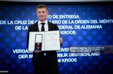 Кроос "ГФР олдидаги хизматлари учун" ордени билан тақдирланди